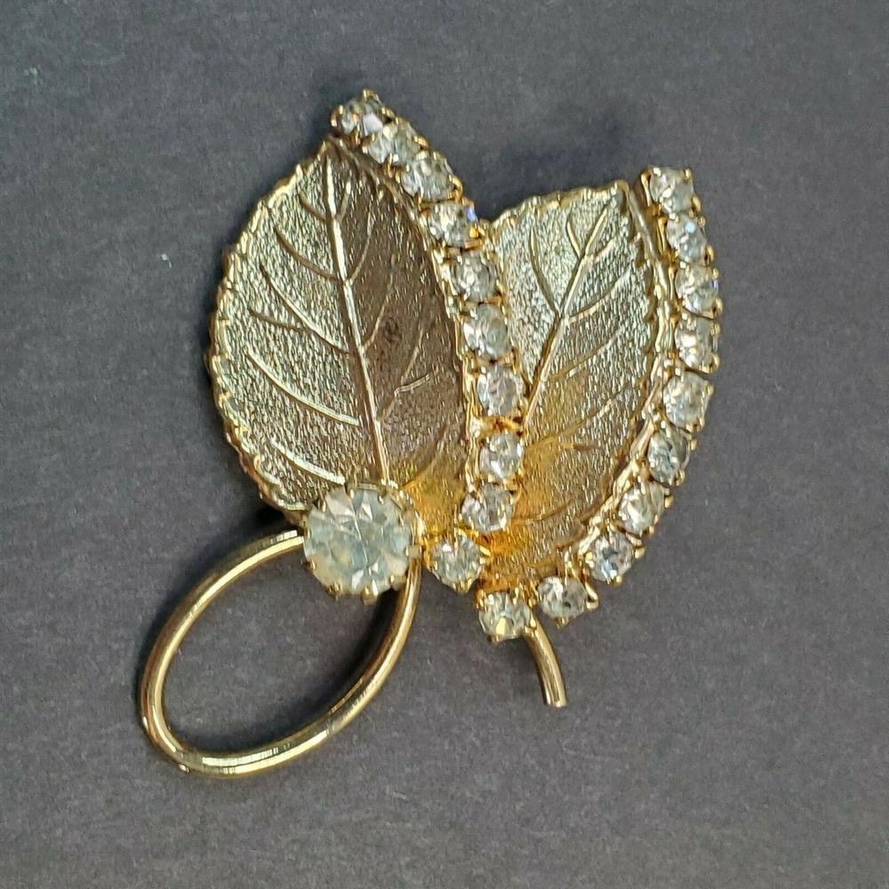 Vintage Unmarked Gold Tone Metal & Clear Rhinestones Double Leaf Brooch Pin